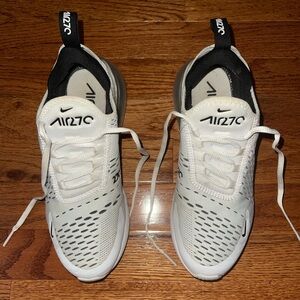 Nike Women’s Air Max 270 Size 7